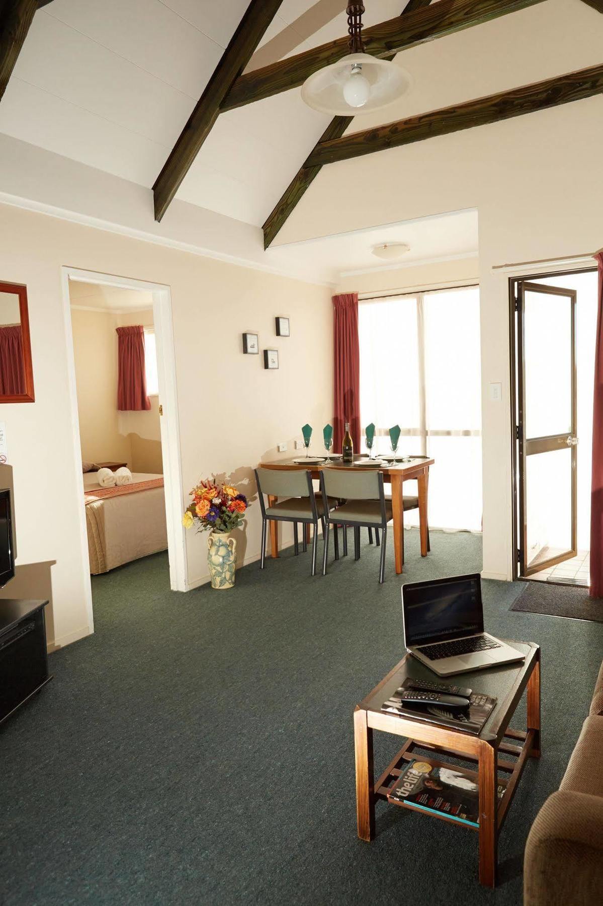 Bavarian Motel Invercargill Exteriör bild